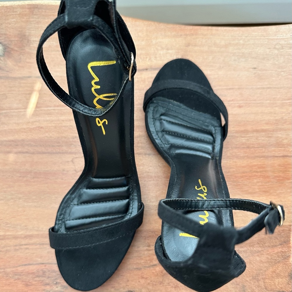 ✨NWOT✨ Lulus Loveliness Black Suede Ankle Strap Heels - Size 6.5
